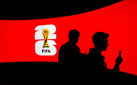 Die WM sorgt vor dem Start auch wegen immenser Preise für Diskussionen. (Archivbild) - Foto: DARRYL DYCK/The Canadian Press/AP/dpa