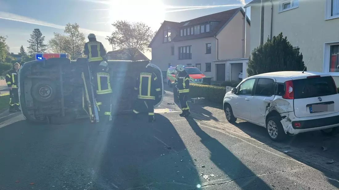 POL-HX: Drei Insassen nach Kollision leicht verletzt - Bild: presseportal.de
