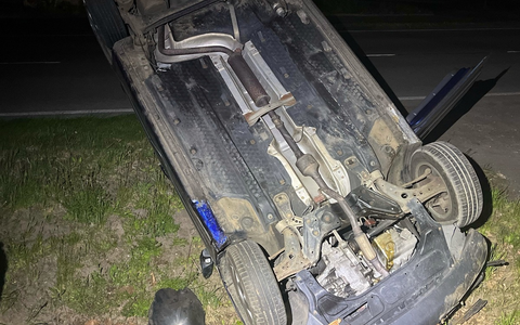 POL-MI: Insassen aus überschlagenem Pkw flüchten von Unfallstelle - Foto: presseportal.de