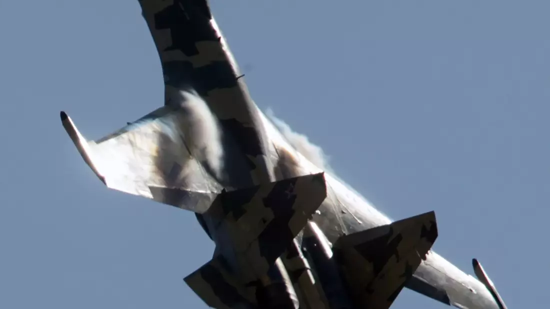 Zahlreiche Krisen und Kriege weltweit befeuern die Militärausgaben der Länder. Dieser Trend wird sich weiter fortsetzen, meinen die Sipri-Forscher. (Illustration) - Bild: Sergei Chirikov/EPA/dpa