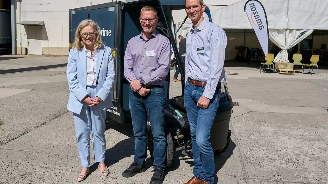 Immer mehr Amazon-Pakete kommen mit dem Rad: Verkehrssenatorin Bonde eröffnet neues Zentrum für Mikromobilität in Berlin - Bild: presseportal.de