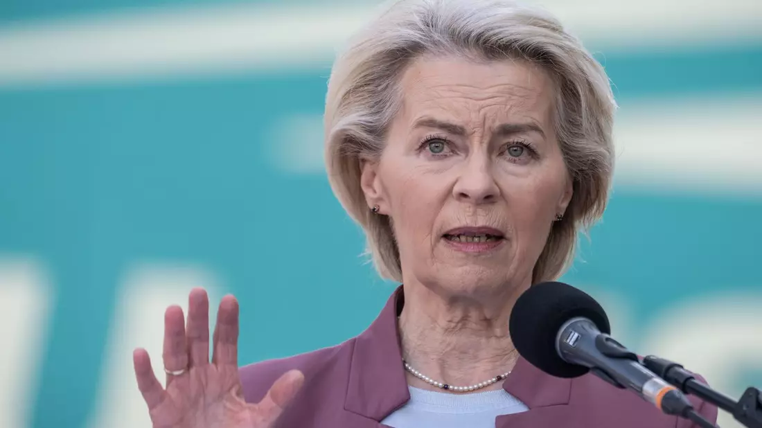 Ursula von der Leyen warnt vor einer verfrühten Lockerung der Iran-Sanktionen. - Bild: Michael Kappeler/dpa