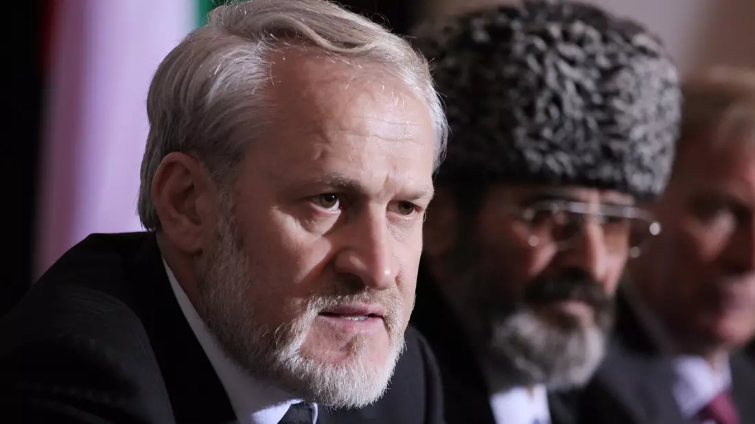 Der tschetschenische Separatistenführer Achmed Sakajew ist von Russland als Terrorist zur Fahndung ausgeschrieben. (Archivbild) - Bild: picture alliance / dpa