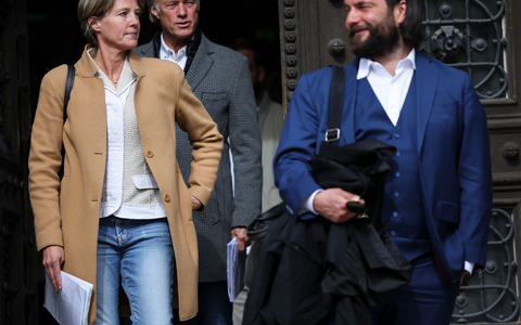 Christina Block, ihr Anwalt Ingo Bott (rechts), und Gerhard Delling. Rund 100 Verhandlungstage sind im Block-Prozess geplant. - Foto: Christian Charisius/dpa