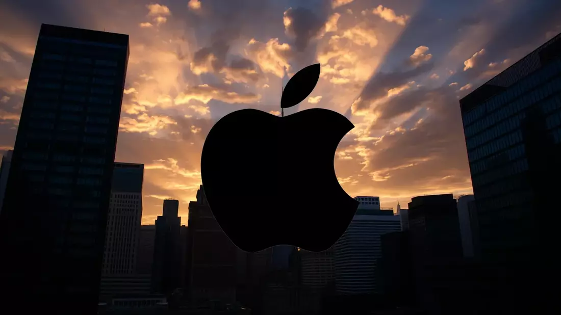 Apple Maps Ads and a $2,000 Foldable iPhone: The Two-Pronged Strategy Shaping Apple's Future Illustration mit AI erstellt übermittelt durch boerse-global.de