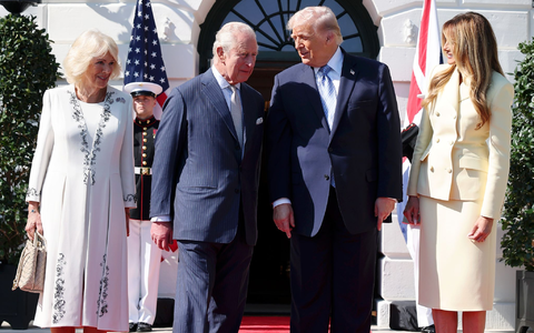 Trump und Charles tauschen sich aus. - Foto: Chris Jackson/PA Wire/dpa