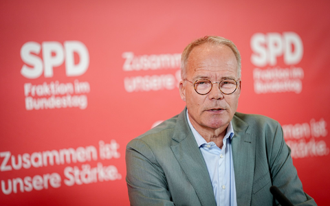 Der SPD-Fraktionschef berichtet von sehr konstruktiven Gesprächen.  - Foto: Kay Nietfeld/dpa