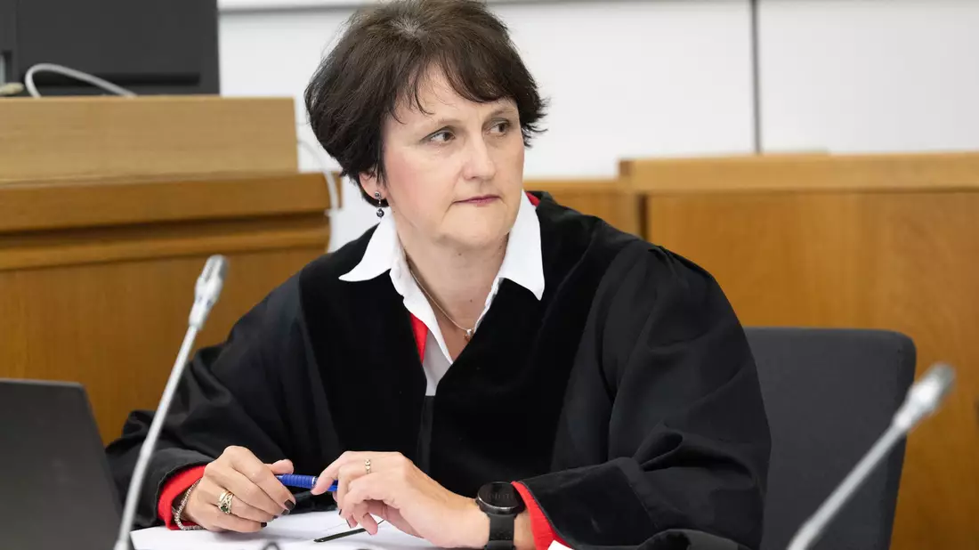 Die Staatsanwältin soll mit ihrem Plädoyer beginnen. (Archivbild) - Bild: Sina Schuldt/dpa-Pool/dpa