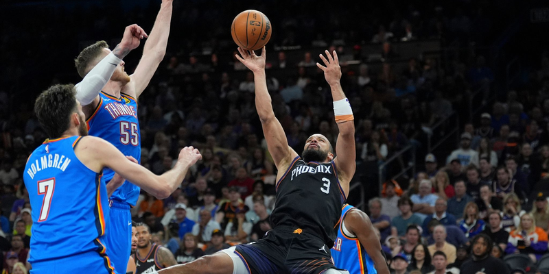 Der Meister ist eine Runde weiter: Die Oklahoma City Thunder gewannen alle vier Spiele gegen Phoenix. - Foto: Ross D. Franklin/AP/dpa