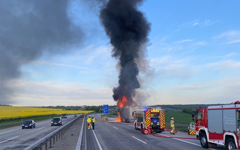 POL-PDNW: BAB 6 - Brennender Lkw - Foto: presseportal.de