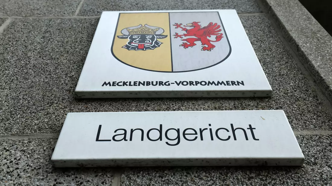 Der Prozess beginnt im Saal 2.002 des Rostocker Landgerichtes. (Archivbild) - Bild: Bernd Wüstneck/dpa