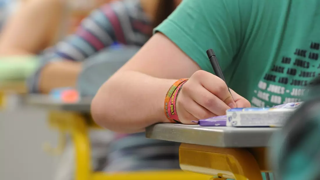 Die Ungleichheit der Bildungschancen in Deutschland habe sich weiter verfestigt, heißt es in der Studie. (Symbolbild) - Bild: Armin Weigel/dpa