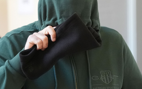 Es ist bereits der zweite Prozesstag, an dem der Zeuge befragt wird. - Foto: Marcus Brandt/dpa