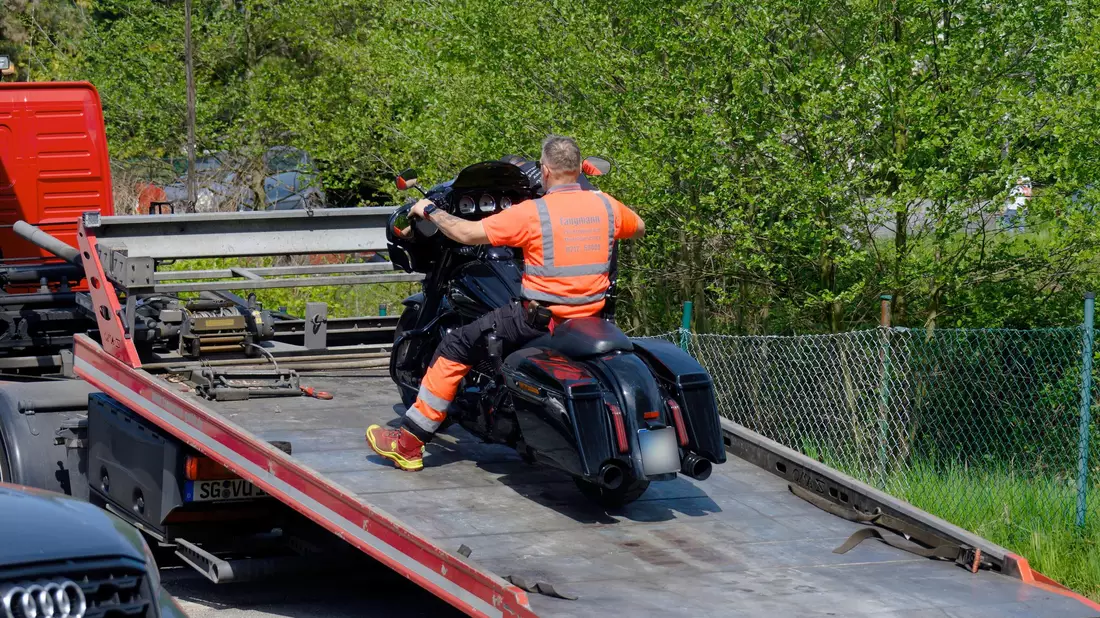 Für die Polizei ist klar, dass der «Hells Angels Motorcycle Club» (HAMC) Leverkusen nicht wegen der Liebe zu PS-starken Zweirädern gegründet wurde: - Bild: Henning Kaiser/dpa