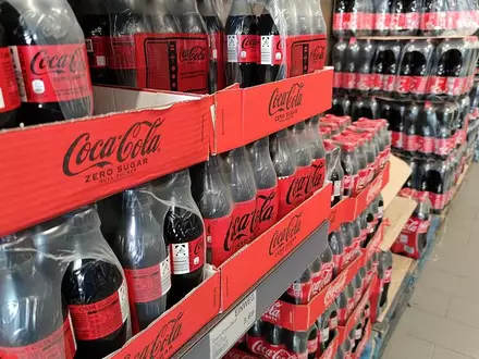 Coca Cola in einem Supermarkt (Archiv) - Foto: via dts Nachrichtenagentur