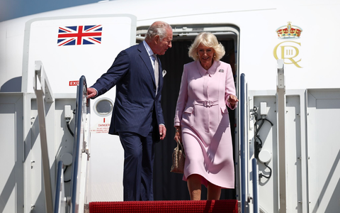 König Charles III. und Königin Camilla treffen in den USA ein.  - Foto: Henry Nicholls/PA Wire/dpa