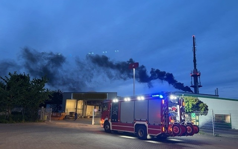 POL-PDPS: Brand in Entlackungsbetrieb - Hoher Sachschaden - Foto: presseportal.de