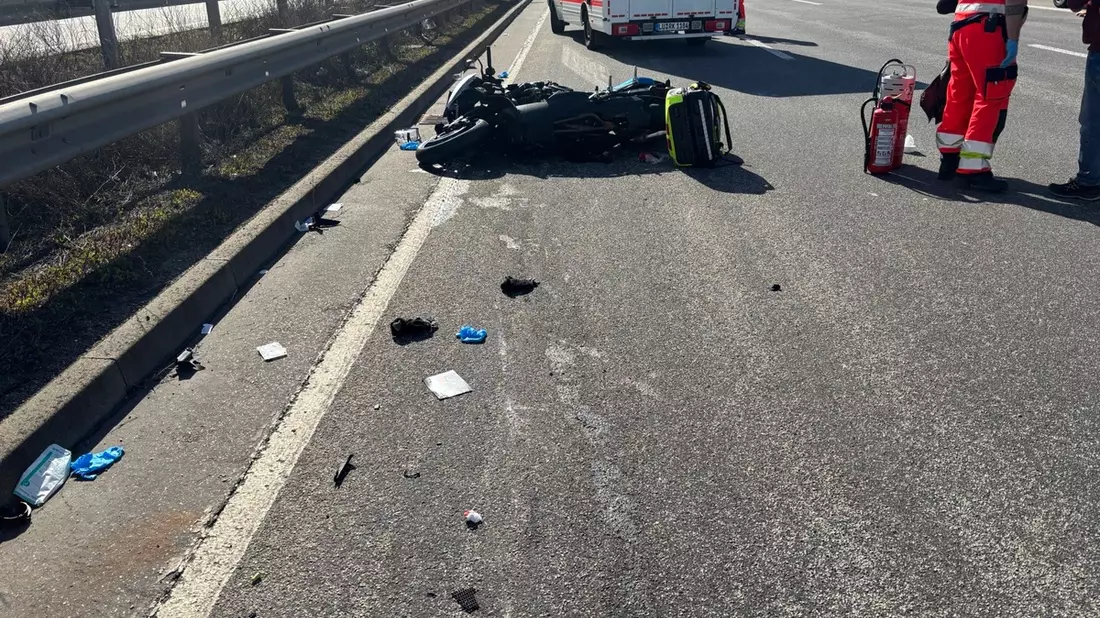 POL-PDNW: Autobahnpolizei Ruchheim - Vollsperrung auf BAB 6 nach Motorradunfall - Bild: presseportal.de