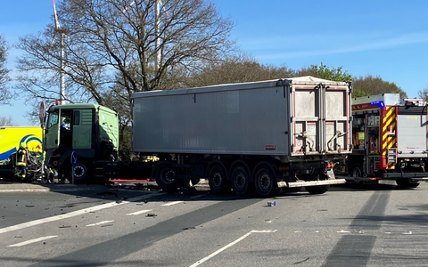 POL-CUX: Update zu tödlichem Verkehrsunfall auf der L135 im Bereich Hagen - Vollsperrung wird gegen 23:00 Uhr aufgehoben (Foto im Anhang) - Foto: presseportal.de