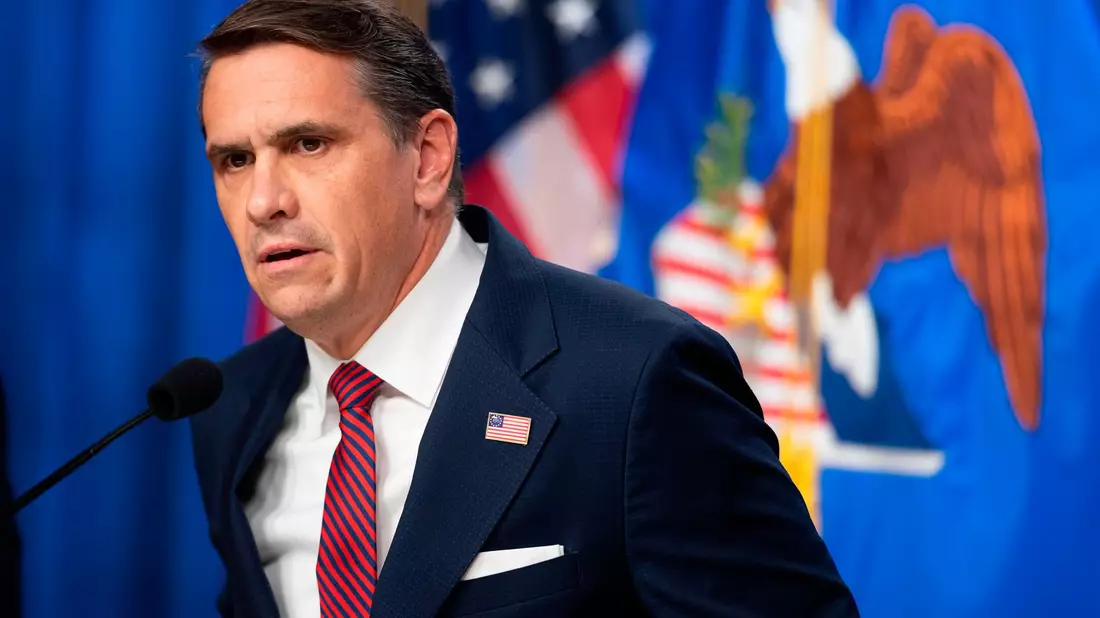 Sollte Comey verurteilt werden, drohe ihm eine hohe Haftstrafe, sagte Justizminister Todd Blanche. - Bild: Cliff Owen/AP/dpa