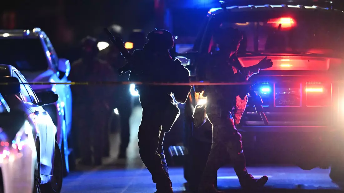 Die Schüsse in Washington verleiten viele Menschen zu teils abstrusen Annahmen.  - Bild: William Lang/FR172065 AP/AP/dpa