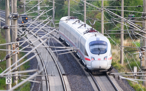 Die Deutsche Bahn beginnt am 1. Mai eine umfassende Sanierung der Strecke zwischen Hamburg und Hannover. (Archivbild) - Foto: Julian Stratenschulte/dpa
