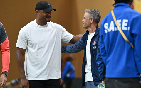 Sie kennen und sie schätzen sich: Bayern-Trainer Vincent Kompany (l) und PSG-Coach Luis Enrique. (Archivbild) - Foto: Sven Hoppe/dpa