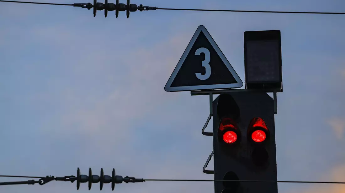 Rund um Minden fährt am Mittwochmorgen kein Zug. (Symbolbild) - Bild: Oliver Berg/dpa
