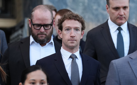 Meta-CEO Mark Zuckerberg hatte in einem Gerichtsprozess in den USA eingeräumt, dass etwa auf Instagram auch Nutzer unter 13 Jahren zugreifen. (Archivbild)  - Foto: Damian Dovarganes/AP/dpa