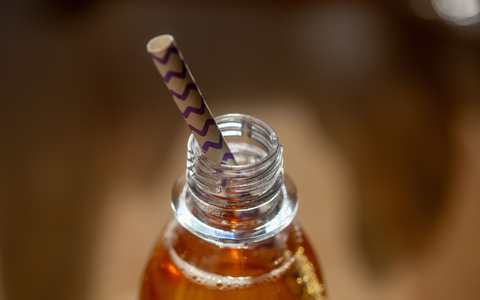 Ab 2028 soll eine Zuckerabgabe auf Limonaden kommen. (Archivbild) - Foto: Fernando Gutierrez-Juarez/dpa