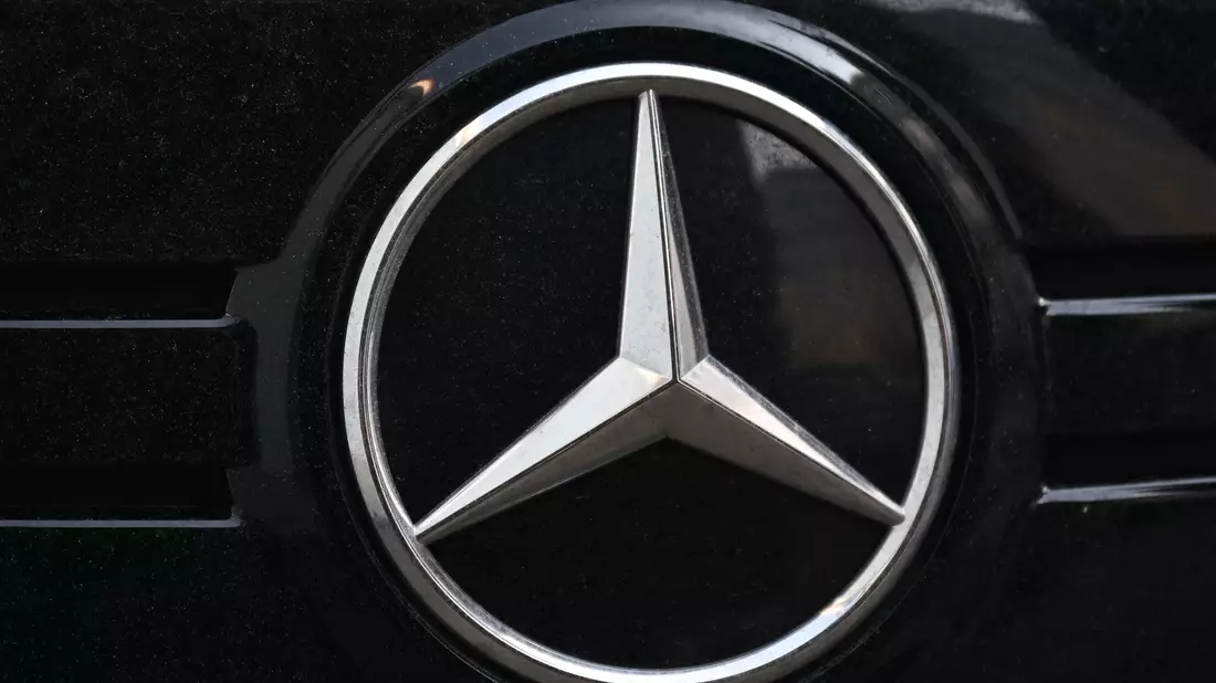 Mercedes-Benz: Gewinn im ersten Quartal gesunken. (Archivbild) - Bild: Bernd Weißbrod/dpa