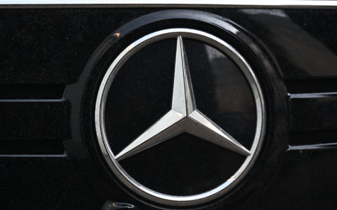 Mercedes-Benz: Gewinn im ersten Quartal gesunken. (Archivbild) - Foto: Bernd Weißbrod/dpa