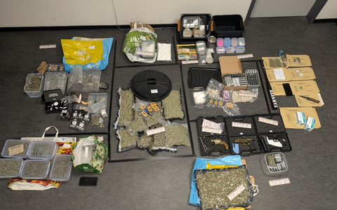 POL-K: 260429-1-K Zivilbeamte nehmen mutmaßlichen Dealer fest und stellen Drogen und Schusswaffen sicher - ein Zeuge gab den entscheidenden Tipp - Foto: presseportal.de