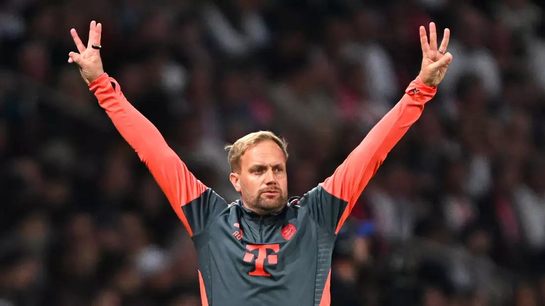 Chef für einen Abend: Kompany-Assistent Aaron Danks in Aktion. - Bild: Federico Gambarini/dpa