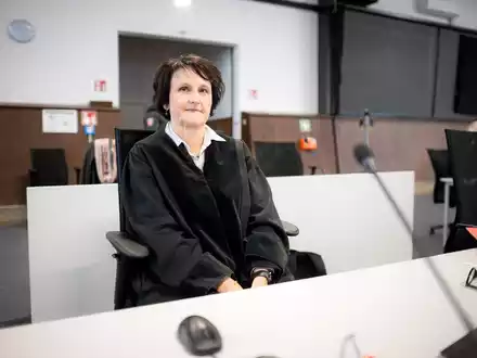 Die Staatsanwaltschaft fordert 15 Jahre Haft für Daniela Klette. - Foto: Sina Schuldt/dpa
