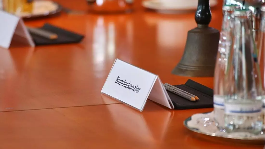 Schild für den Bundeskanzler (Archiv) - Bild: via dts Nachrichtenagentur