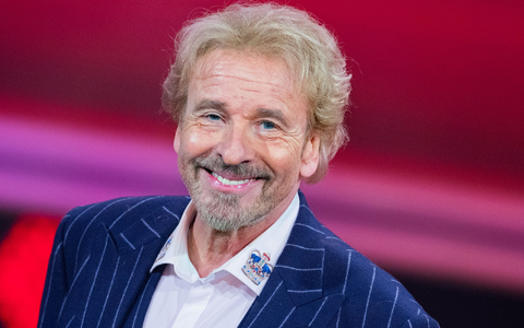 Thomas Gottschalks Auftritt als Moderator einer Preisverleihung ist auf Herbst verschoben worden. (Archivbild) - Foto: Rolf Vennenbernd/dpa