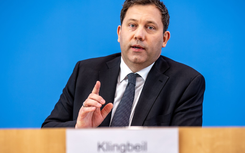 Klingbeil lässt sich unter bestimmten Bedingungen gerne anbrüllen. - Foto: Michael Kappeler/dpa