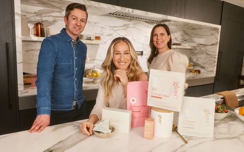 Glow25 ernennt Sarah Jessica Parker zur Chief Creative Officer und startet globale Pro-Aging Partnerschaft - Foto: presseportal.de