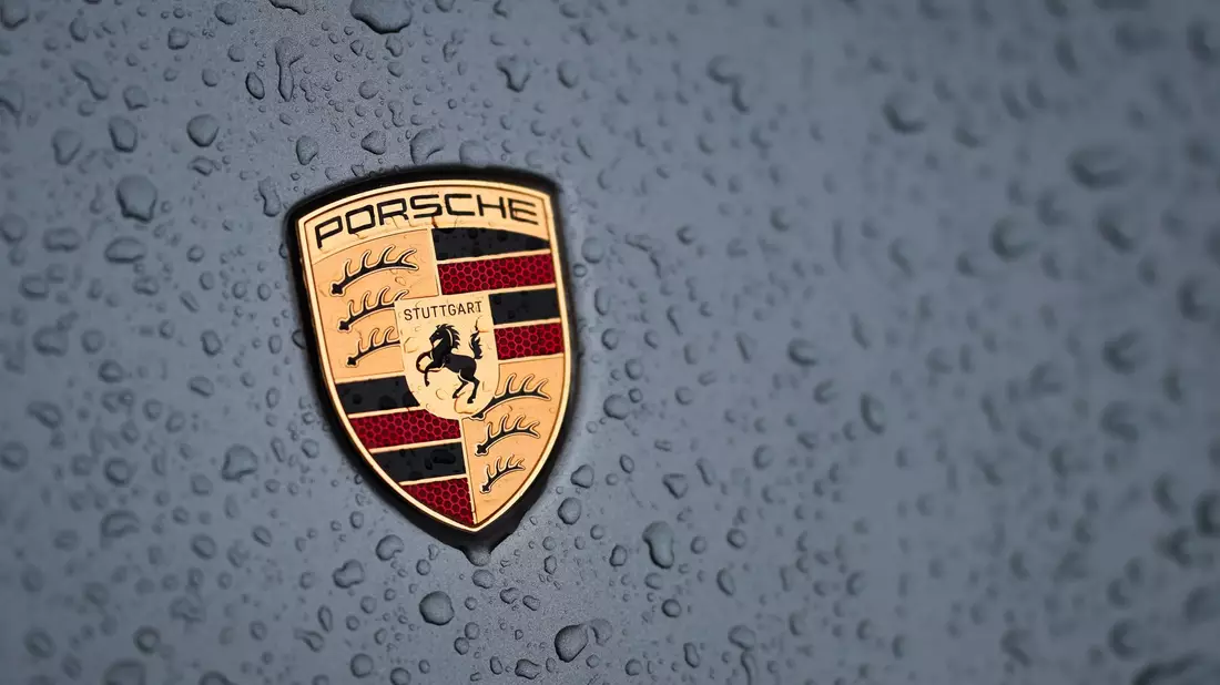 Der Sportwagenbauer Porsche hat Geschäftszahlen vorgelegt. (Archivbild) - Bild: Christoph Schmidt/dpa