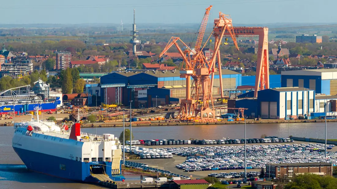 Rund 400.000 Arbeitsplätze hängen direkt und indirekt an der maritimen Wirtschaft. (Archivbild) - Bild: Sina Schuldt/dpa