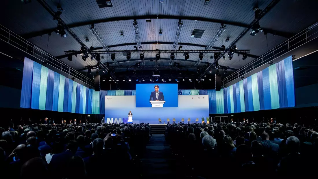 Die Nationale Maritime Konferenz ist das wichtigste Treffen der Wirtschaftsbranche.  - Bild: Hauke-Christian Dittrich/dpa
