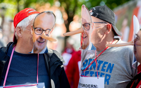 Rund um die Konferenz gingen zahlreiche Menschen auf die Straße. - Foto: Hauke-Christian Dittrich/dpa