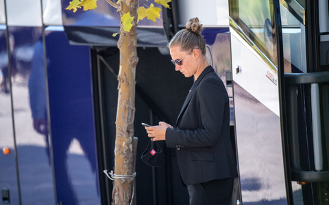 Einem Medienbericht zufolge soll der HSV Interesse an Krüger für den noch freien Sportvorstand-Posten haben. (Archivbild)  - Foto: Matthias Balk/dpa