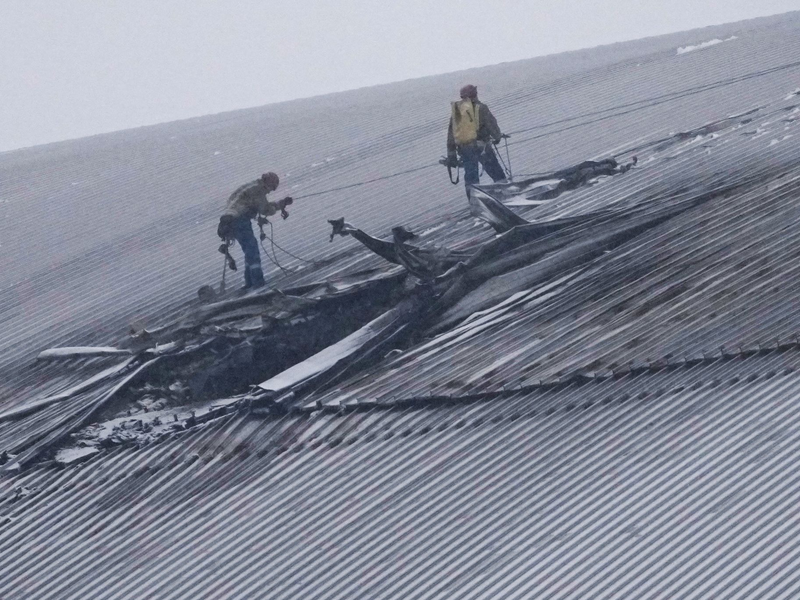 Dem ukrainischen Präsidenten Wolodymyr Selenskyj zufolge sind mehr als 500 Millionen Euro für die Reparatur des über einem Betonsarkophag für die Atomruine errichtete Stahlbogens nötig. (Archivbild) - Foto: Efrem Lukatsky/AP/dpa
