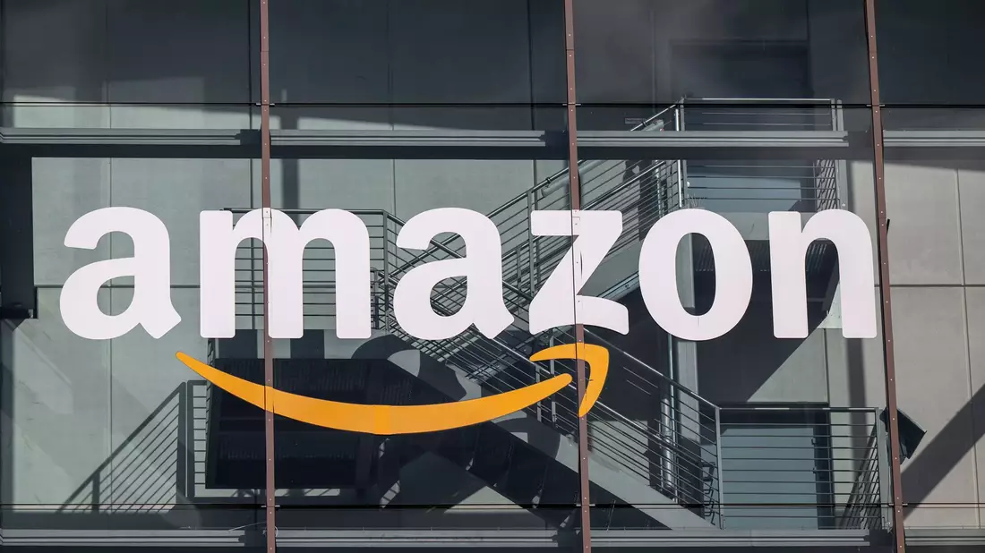 Die Cloud-Sparte von Amazon wuchs zuletzt so schnell wie schon lange nicht mehr. (Archivbild) - Bild: Peter Kneffel/dpa
