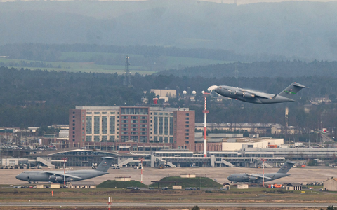 Der US-Luftwaffenstützpunkt in Ramstein gilt als wohl wichtigster Militärflughafen Europas. (Archivbild) - Foto: Evelyn Denich/dpa