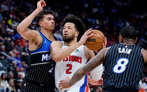 Tristan da Silva (l) konnte Cade Cunningham nicht aufhalten. - Foto: Duane Burleson/AP/dpa