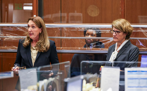 Der Musiker weist die Mordvorwürfe über sein Anwaltsteam zurück.  - Foto: Ted Soqui/Pool EPA/dpa