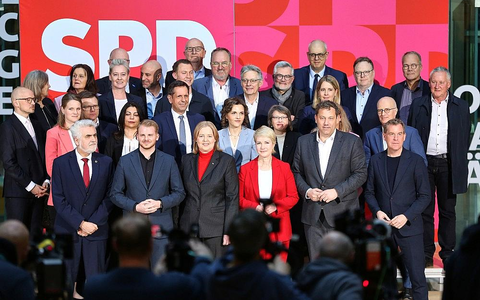 Gruppenbild nach SPD-Krisensitzung (Archiv) - Foto: via dts Nachrichtenagentur